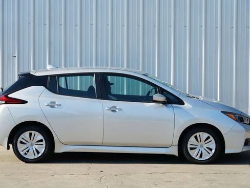 Used 2023 Nissan Leaf S image 46