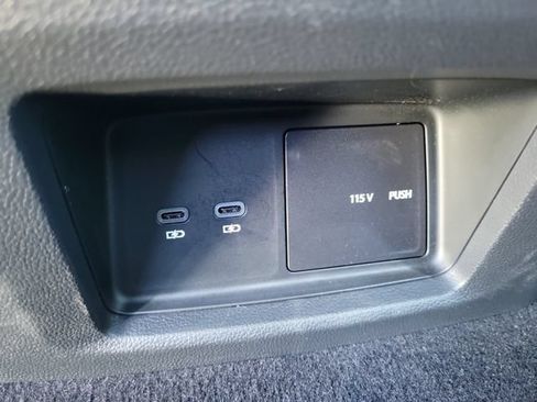 Used 2024 Volkswagen Atlas Cross Sport SEL R-Line AWD/4WD image 13