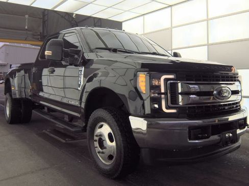 Used 2019 Ford F350 XL w/ STX Appearance Package AWD/4WD image 3