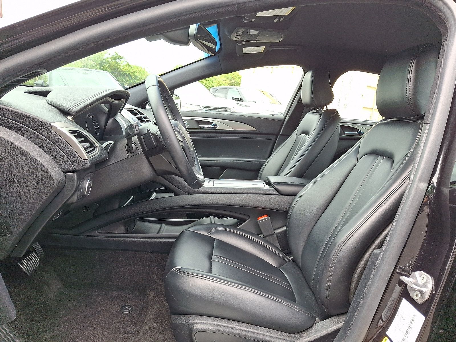 Used 2020 Lincoln MKZ FWD image 13