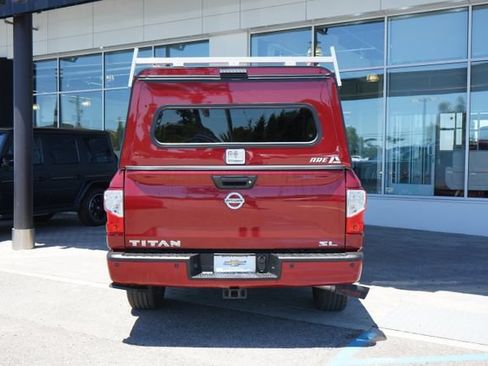 Used 2017 Nissan Titan SL RWD image 7