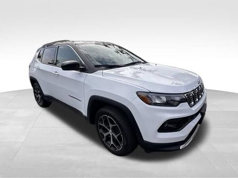 Used 2024 Jeep Compass Limited AWD/4WD image 9
