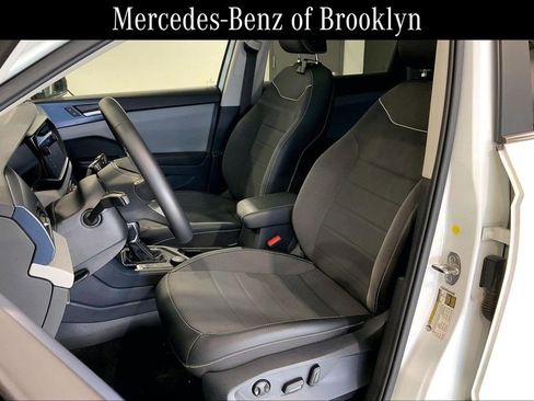 Used 2023 Volkswagen Taos SE w/ Panoramic Sunroof Package image 7