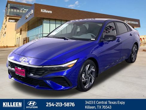 Used 2025 Hyundai Elantra Sport FWD image 4