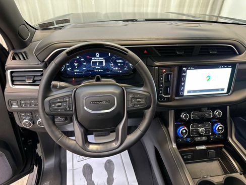 Used 2024 GMC Yukon Denali Ultimate image 3