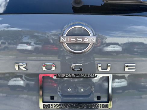 Used 2023 Nissan Rogue SL w/ SL Premium Package image 10