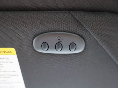 Used 2012 Lincoln MKS AWD image 20