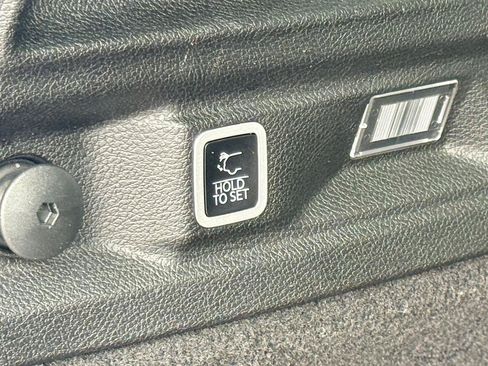 Used 2021 Jeep Grand Cherokee L Overland w/ Luxury Tech Group IV AWD/4WD image 42