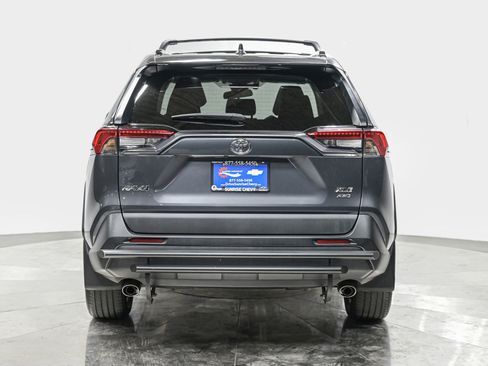Used 2021 Toyota RAV4 XLE Premium AWD/4WD image 5