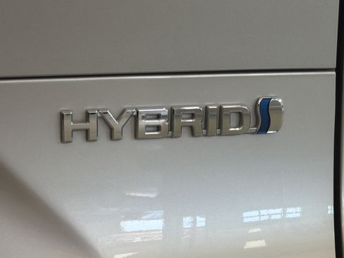 Used 2022 Toyota Venza LE AWD/4WD image 40