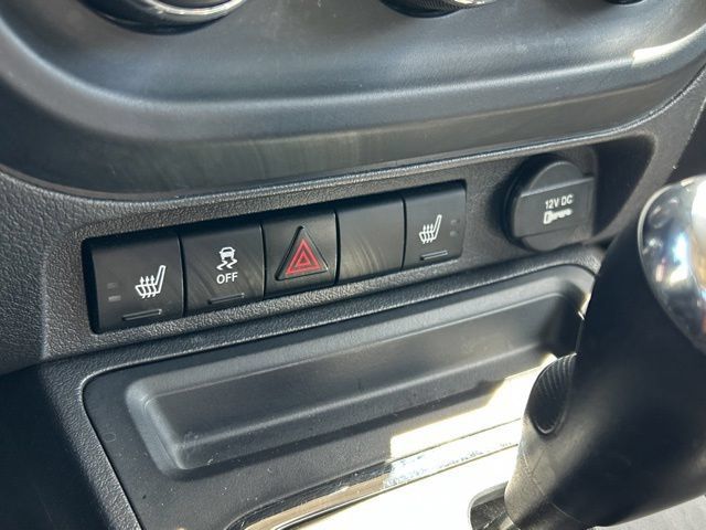 Used 2017 Jeep Patriot High Altitude AWD/4WD image 37