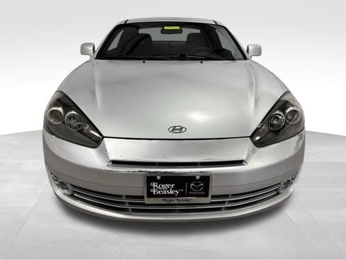 Used 2008 Hyundai Tiburon GS image 2