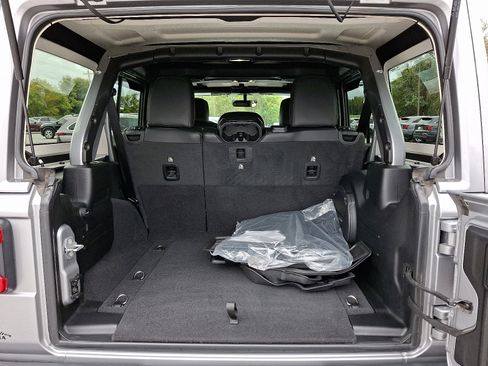 Used 2021 Jeep Wrangler Unlimited Sahara image 30