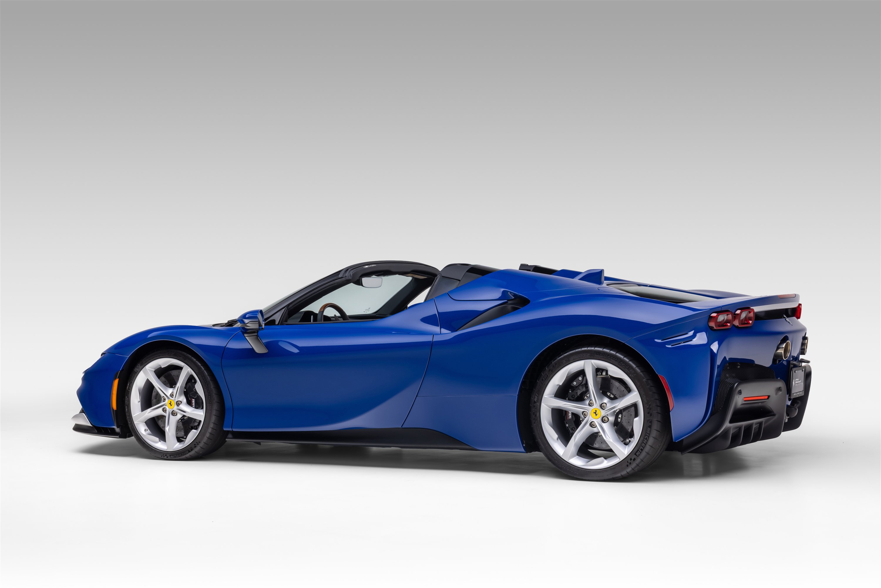 Certified 2022 Ferrari SF90 Spider AWD/4WD image 4