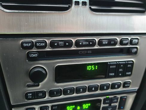 Used 2002 Ford Thunderbird image 26