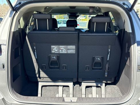 New 2026 Kia Carnival EX image 17