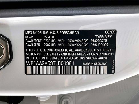 Used 2026 Porsche Macan AWD/4WD image 35