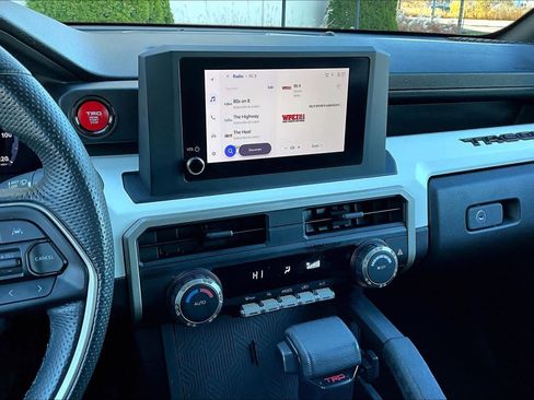 Used 2024 Toyota Tacoma TRD Off-Road image 6