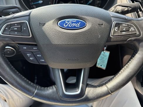 Used 2016 Ford Focus SE w/ SE Cold Weather Package FWD image 12