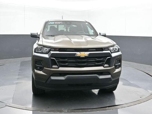 Used 2024 Chevrolet Colorado LT w/ LT Convenience Package image 8