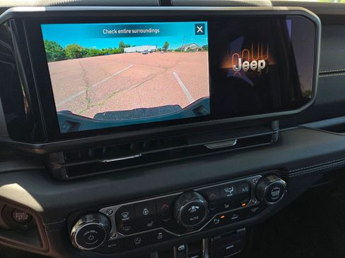 New 2026 Jeep Gladiator Sport AWD/4WD image 8