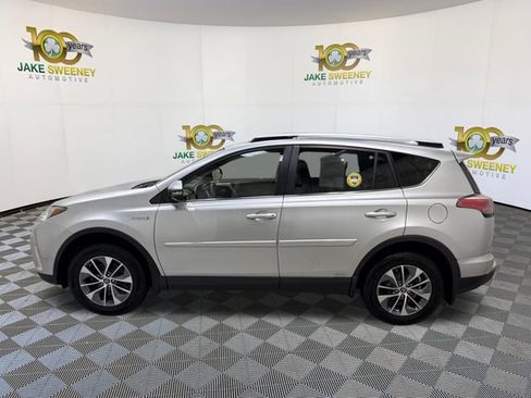 Used 2016 Toyota RAV4 XLE AWD/4WD image 6