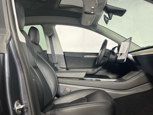 Used 2023 Tesla Model Y Performance image 28