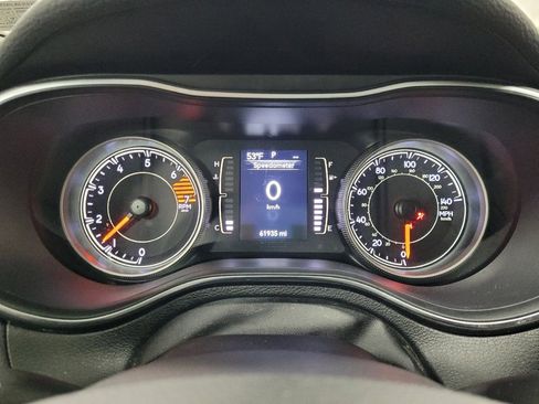 Used 2019 Jeep Cherokee Latitude Plus AWD/4WD image 23