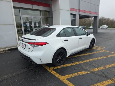 Used 2022 Toyota Corolla SE image 3