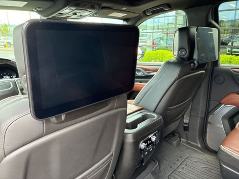 Used 2024 GMC Yukon XL Denali Ultimate AWD/4WD image 31