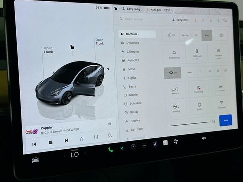 Used 2023 Tesla Model 3 Standard Range image 25