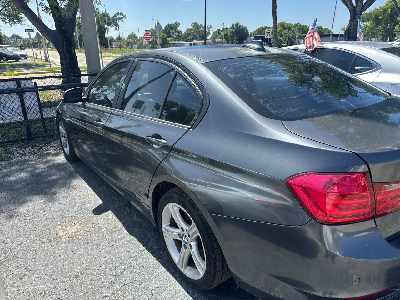 Used 2015 BMW 320i Sedan RWD image 4