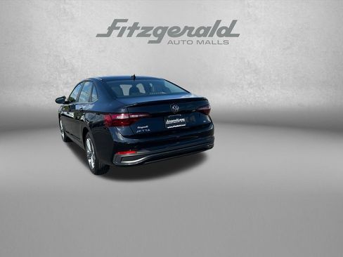 Used 2024 Volkswagen Jetta SE FWD image 5