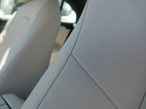 Used 2025 Mercedes-Benz CLA 250 image 12