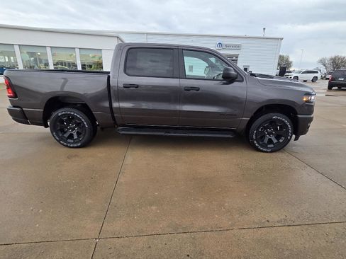 New 2026 RAM 1500 Express AWD/4WD image 9