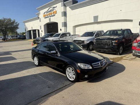 Used 2009 Mercedes-Benz C 300 Sedan image 2