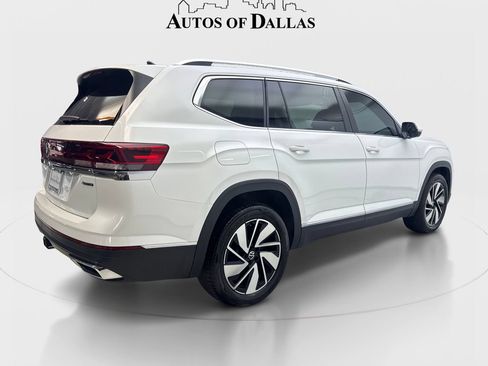 Used 2025 Volkswagen Atlas SEL AWD/4WD image 6