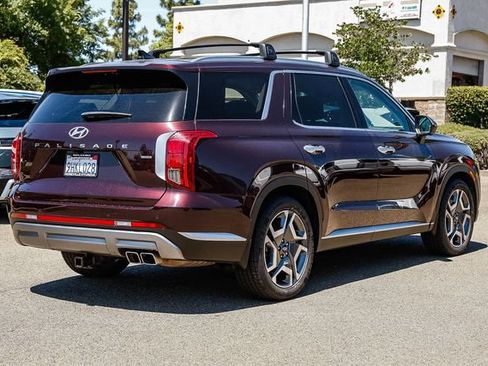 Used 2023 Hyundai Palisade SEL w/ Premium Package AWD/4WD image 5