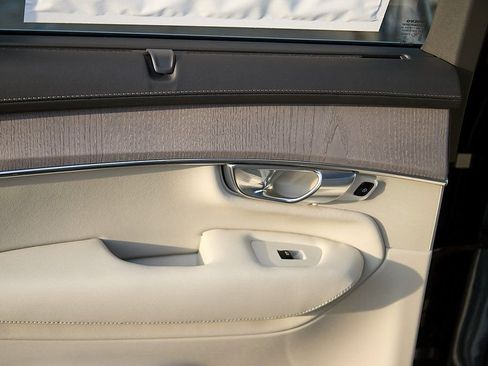 New 2026 Volvo XC90 T8 Ultra w/ Protection Package Premier image 20