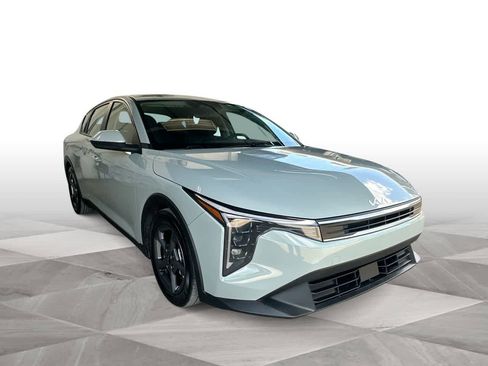 Used 2025 Kia K4 FWD image 2