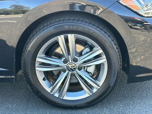 Used 2024 Volkswagen Jetta SE FWD image 13