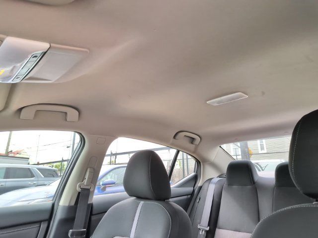Used 2024 Nissan Sentra SV FWD image 22