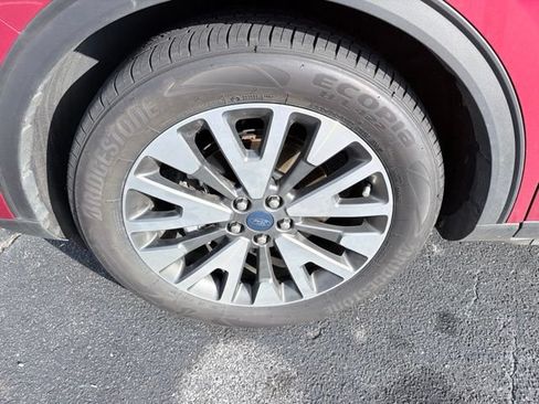 Used 2020 Ford Escape Titanium FWD image 9