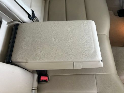 Used 2012 Mercedes-Benz E 350 Sedan image 29