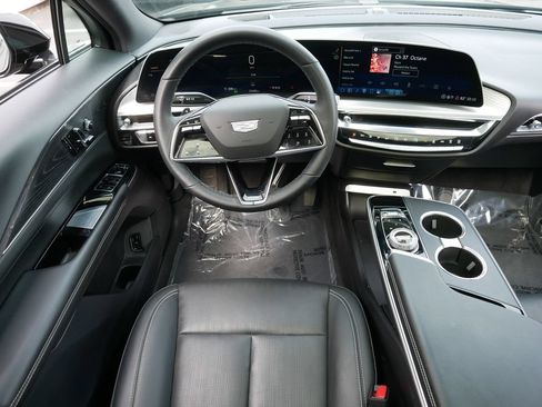 Used 2024 Cadillac Lyriq Sport AWD/4WD image 17