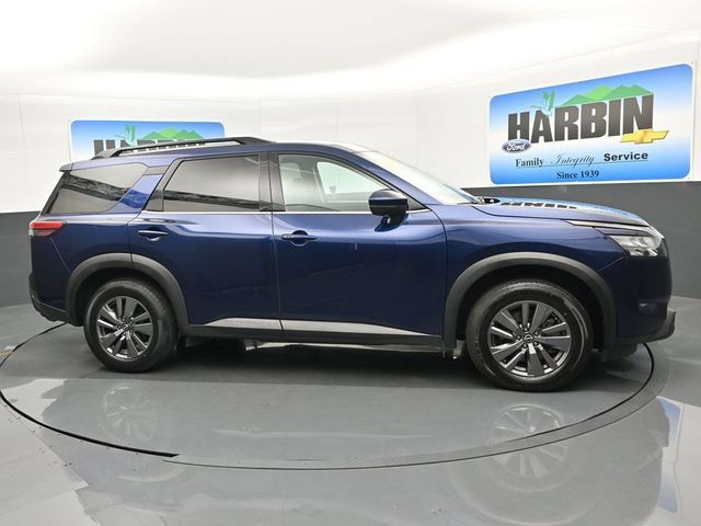 Used 2024 Nissan Pathfinder SV FWD image 7