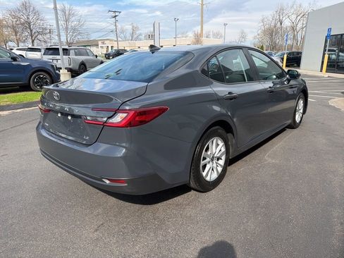 Used 2025 Toyota Camry LE image 5