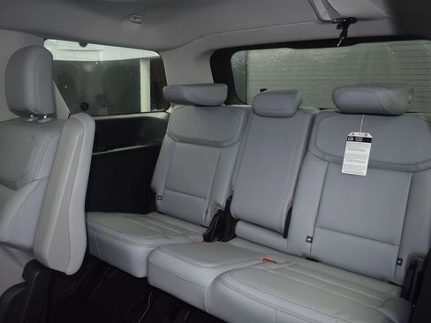 New 2025 Ford Expedition Active image 12