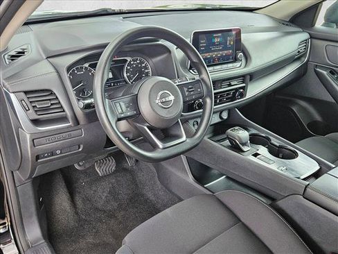 Used 2024 Nissan Rogue S FWD image 10