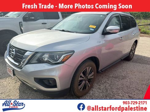 Used 2019 Nissan Pathfinder SV FWD image 1